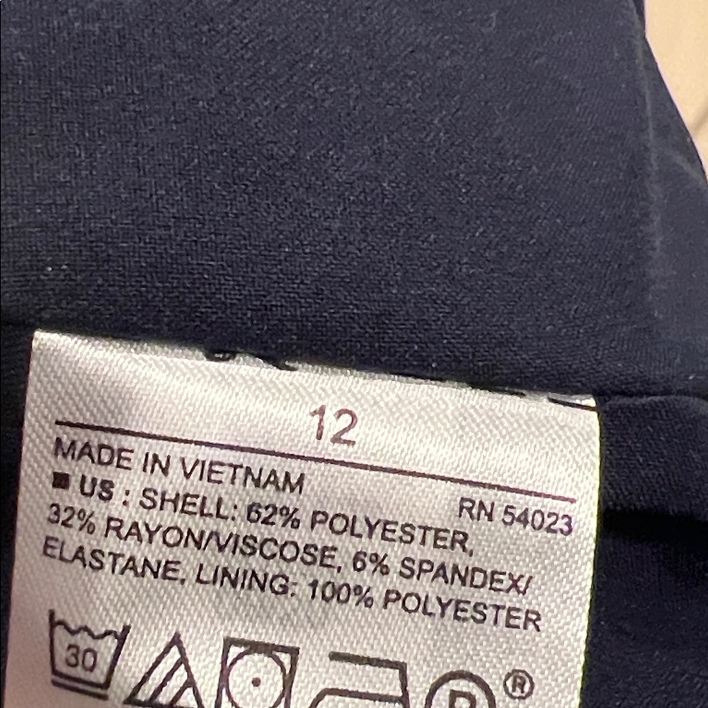 Banana Republic Navy Belted Pencil Skirt, NWT, 12 - Picture 9 of 9